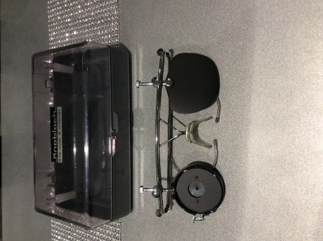 Vendo gafas de tiro de precisión KNOBLOCH, aro portalente de 37 mm, diafragma/iris y tapaojos. Caja original. 01