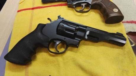 Buenas, vendo estos tres revólveres.

Smith&Wesson 627 performance center de 8 tiros  (VENDIDO) 

Smith&Wesson 20