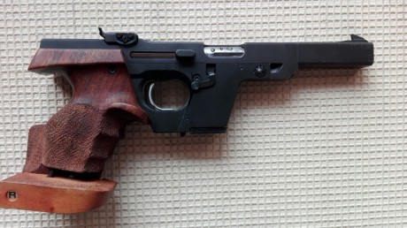 Vendo Walther  GSP cal. 22 con empuñadura anatómica marca Rink talla M ( referencia  GSP 76 MR80d) en 00