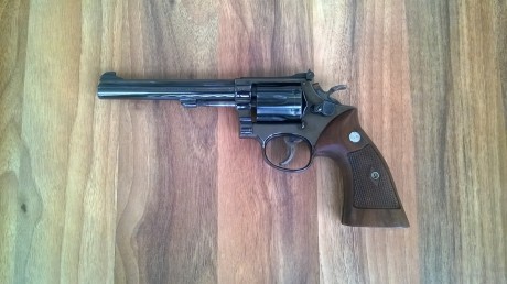 Vendo Revolver S&W k17 22 lr en perfecto estado
Incluyo unas cachas más anatómicas que las originales 01