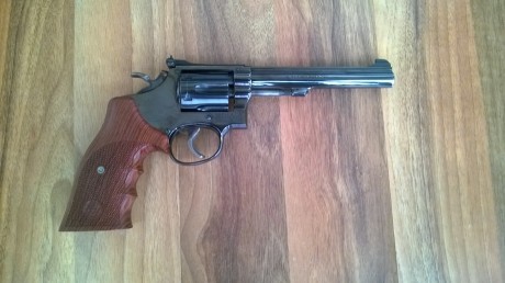 Vendo Revolver S&W k17 22 lr en perfecto estado
Incluyo unas cachas más anatómicas que las originales 20