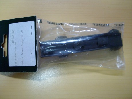 Un juego de monturas para carril Zeiss y otro de anillas. 300€ cada una. 01