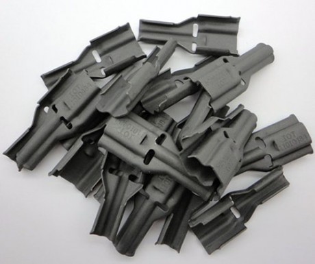 Vendo peines para 10 cartuchos del calibre 222 y derivados. Son los que lleva el US Army para llenar los 01