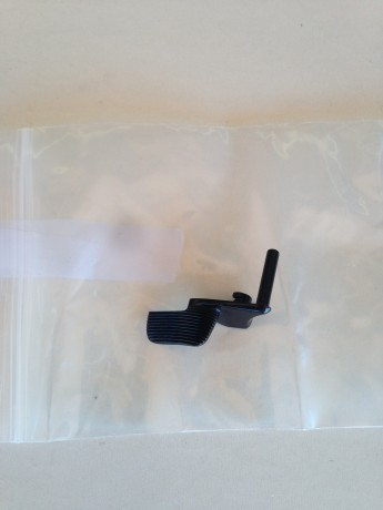 Vendo
 seguro de aleta SVI Infinity , simple, Extra ancho, color pavón, precio 80 euros portes incluidos.
, 00