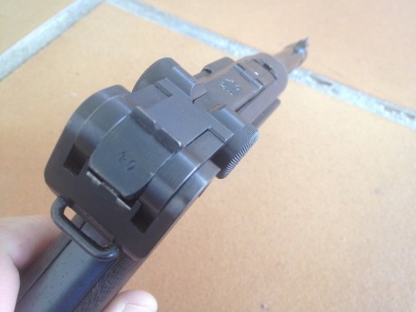 Vendo Luger P-08, fabricada por DWM .

En libro de coleccionista y en estado de tiro.  
Todas las piezas 10