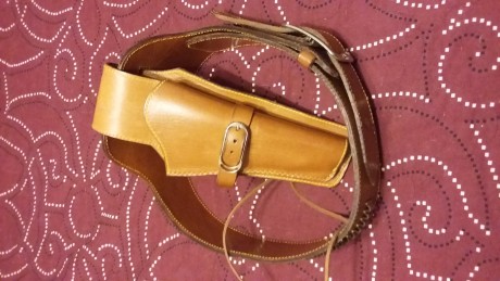 Hola, que vendo funda revolver con cinturón canana del cal 22.
Esta prácticamente nuevo, algún roce sin 01