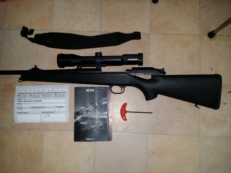Se vende blaser R93 offroad en 30.06. Bien cuidado con funda  correa y llave desmontaje.se enseña sin 00