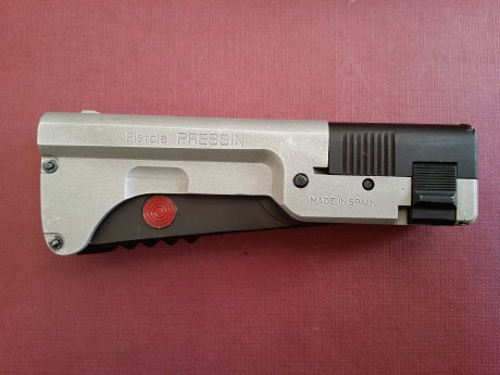 Vendo pistola PRESSIN inutilizada en Libro de Coleccionista. 
La inutilización se ha hecho respetando 01