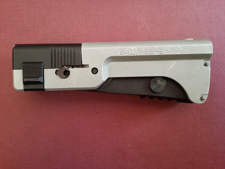 Vendo pistola PRESSIN inutilizada en Libro de Coleccionista. 
La inutilización se ha hecho respetando 00