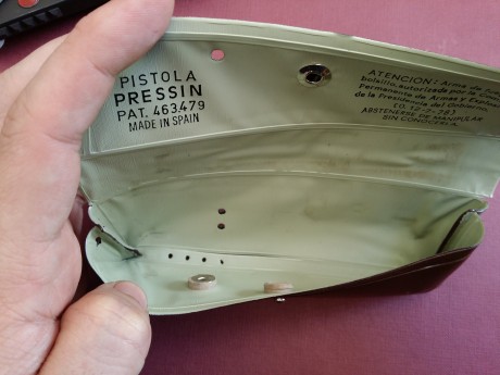 Vendo pistola PRESSIN inutilizada en Libro de Coleccionista. 
La inutilización se ha hecho respetando 22