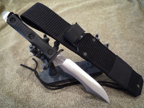 Pues después de la compra de EK - knives por parte de Ka-bar ya tienen en el mercado el nuevo Ek modelo 110