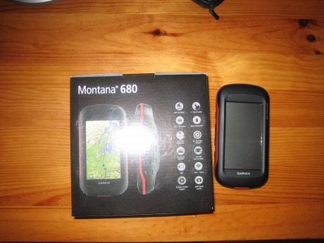 Hola. Vendo Garmin Montana 680. Extras:. Funda de protección, tarjeta externa de 32G. Mapa Topo Hispania 10