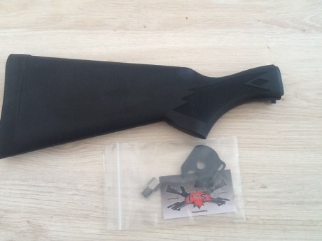 Se vende adaptador para escopetas Fabarm para poder colocar culatas válidas con Remington 870.Dicho adaptador 00