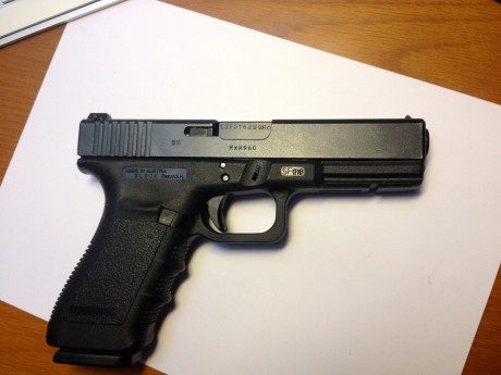 Vendo  GLOCK 21 Cal 45.
Estuche GLOCK , dos cargadores, pieza de ayuda de carga y manual de instrucciones.
Precio: 00