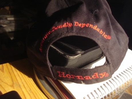 hola , colecciono gorras de marcas de armas , camuflaje , colt , winchester, browning ... etc etc ... 61