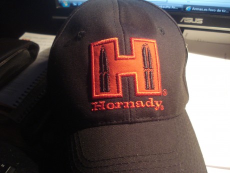hola , colecciono gorras de marcas de armas , camuflaje , colt , winchester, browning ... etc etc ... 60