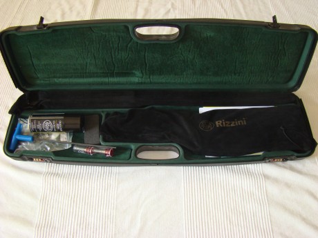 Vendo Rizzini premier trap 76 de cañon, choques fijos 2 y 1, culata regulable. Precio 950€.

 RizWea 009.JPG 101