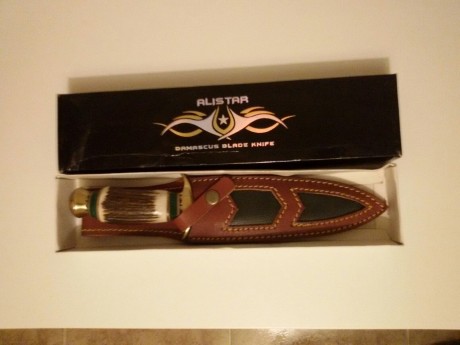 Cuchillo de acero de Damasco con funda de piel hecho a mano.
precio:40 euros
REBAJADO a 30 euros
asturvi@hotmail.com 02