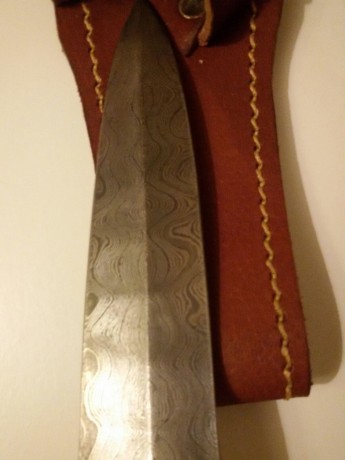 Cuchillo de acero de Damasco con funda de piel hecho a mano.
precio:40 euros
REBAJADO a 30 euros
asturvi@hotmail.com 00