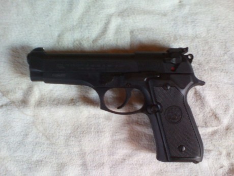 Vendo pistola Beretta F-92 cal.9mm Pb. 
Kit intercambiable Beretta F-92 cal. 22LR
Alza micrometrica LPA
Funda 01