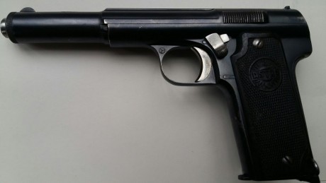 Vendo Pistola Astra 400 en Libro de Coleccionista, la Pistola esta perfecta como se puede ver en las fotos 02