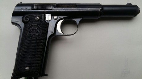 Vendo Pistola Astra 400 en Libro de Coleccionista, la Pistola esta perfecta como se puede ver en las fotos 01