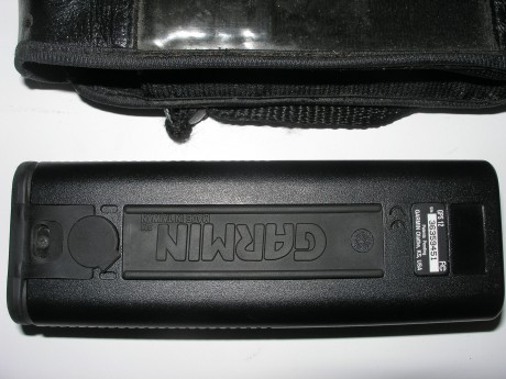 Saludos....sigo vaciando cajones....vendo GPS Garmin 12. TOTALMENTE NUEVO en gomas, pantalla y carcasa...lo 01