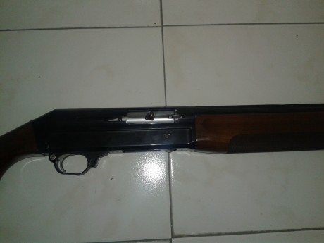 Se vende repetidora benelli 121 sl, super ligera.Cañon de 61 cm y 3 ***.
Tiene cubre roscas y 3 choques 00