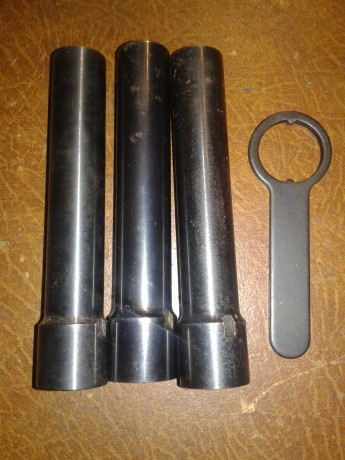 Se vende repetidora benelli 121 sl, super ligera.Cañon de 61 cm y 3 ***.
Tiene cubre roscas y 3 choques 20