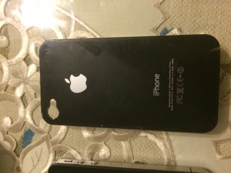 iPhone 4s de 16 GB libre.
Tiene pocas marcas de uso, siempre ha estado con funda.
No está bloqueado por 01