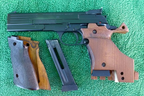 Vendo esta robusta Beretta 89 Gold Standard del 22lr de acero por todos los sitios menos por las cachas.
Gatillo 02