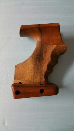 Cambio cacha de Walther Gsp Expert M (la mia) por talla L o Xl. 01