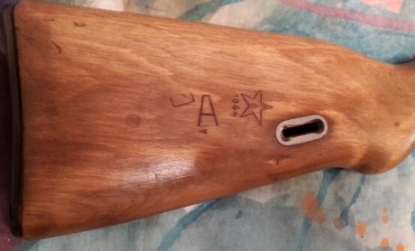 Buenas a todos
pongo en venta este magnifico fusil. Maderas restauradas en perfecto estado. Metales en 11