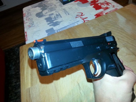 Vendo Cz sp-01 shadow con cañon de 5 pulgadas comprada hace 4 meses y usada solo en tres tiradas.
Se incluyen 10