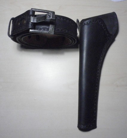 FUNDA PARA REVOLVER ZURDOS.
Vendo funda de cuero de 3 mm hecha a mano para revolveres de 7 a 8 pulgadas, 02