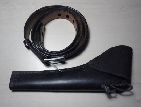 FUNDA PARA REVOLVER ZURDOS.
Vendo funda de cuero de 3 mm hecha a mano para revolveres de 7 a 8 pulgadas, 00