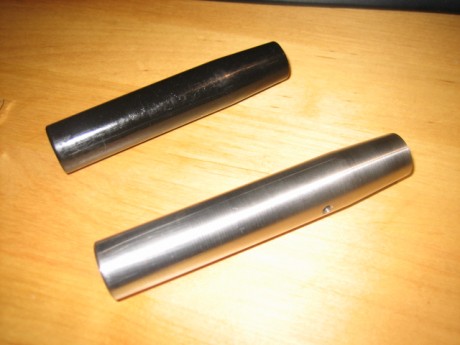 Vendo estas dos bocachas para cañón de 15mm . Se sujetan con un prisionero. La negra mide 100mm y tiene 02