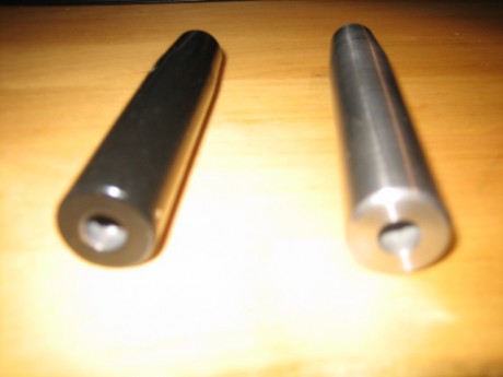 Vendo estas dos bocachas para cañón de 15mm . Se sujetan con un prisionero. La negra mide 100mm y tiene 01