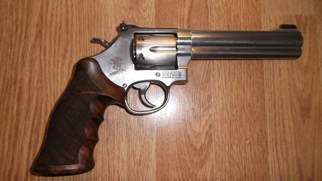 Pongo a la venta mi magnifico revolver Smith & Wesson Target de 6 Pulgadas, calibre 357 Magnum/ 38 01