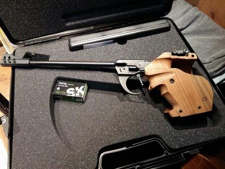 Mi amigo juan, vende esta hammerli fp60, fabricada por walther, valorada en 1680 euros en tiendas.
Con 00