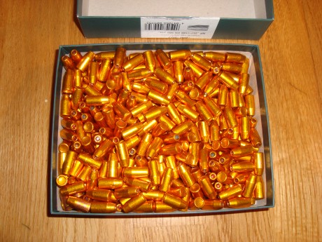 Muy buenas compañeros.

Vendo una caja de puntas de la Marca H&N Sport  de 180 grains para el 38 special 00