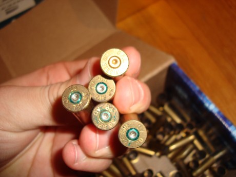 Muy buenas compañeros.

Vendo una caja de Vainas para el 38 special.
Hay 69 vainas, todas con un disparo.
Son 00