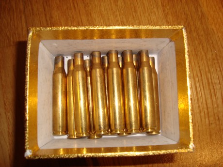 Muy buenas compañeros.

Cambio vainas del calibre 270 Win.
Solo tienen un disparo, son perfectas para 01