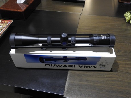 Vendo visor Zeiss Diavari 5-15x42, con retícula 4 y montura Blaser de anillas. Lo compré nuevo, tiene 01