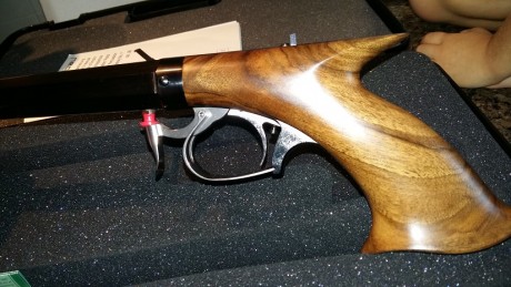 Mi amigo Juan, por dejar el tiro vende esta arma, calibre 36, comprada nueva hace 4 meses con 90 tiros.
Adjunta 00