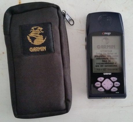 Se vende GPS Garmin emap, tal y como está en la foto, tiene instalada una tarjeta de 64mb, nunca lo he 01