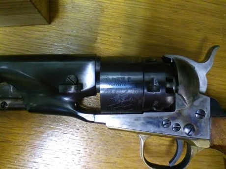 Un gran tirador y amigo, vende este magnífico Colt de avancarga, prácticamente nuevo, marca ASM, calibre 01