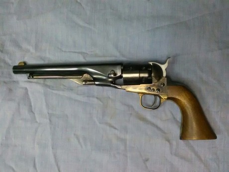Un gran tirador y amigo, vende este magnífico Colt de avancarga, prácticamente nuevo, marca ASM, calibre 00