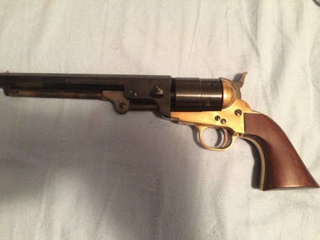 Vendo detonadora 1851 reb nord navy de pietta.

En trelles la compre por 250€, ni un solo disparo.

Es 12