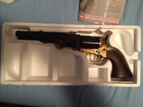 Vendo detonadora 1851 reb nord navy de pietta.

En trelles la compre por 250€, ni un solo disparo.

Es 10